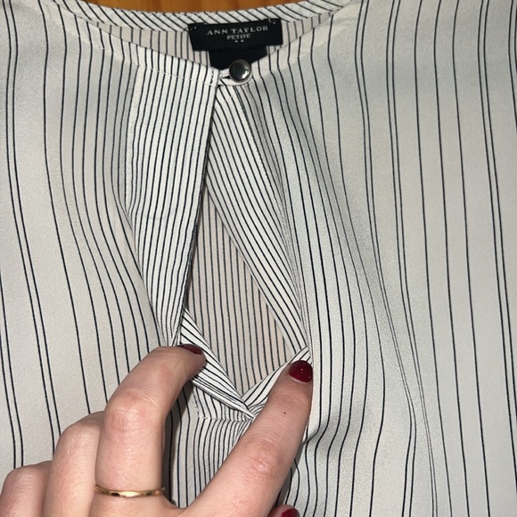 Ann Taylor Petite White & Navy Striped Keyhole Blouse [Size Large P] - Picture 3 of 12